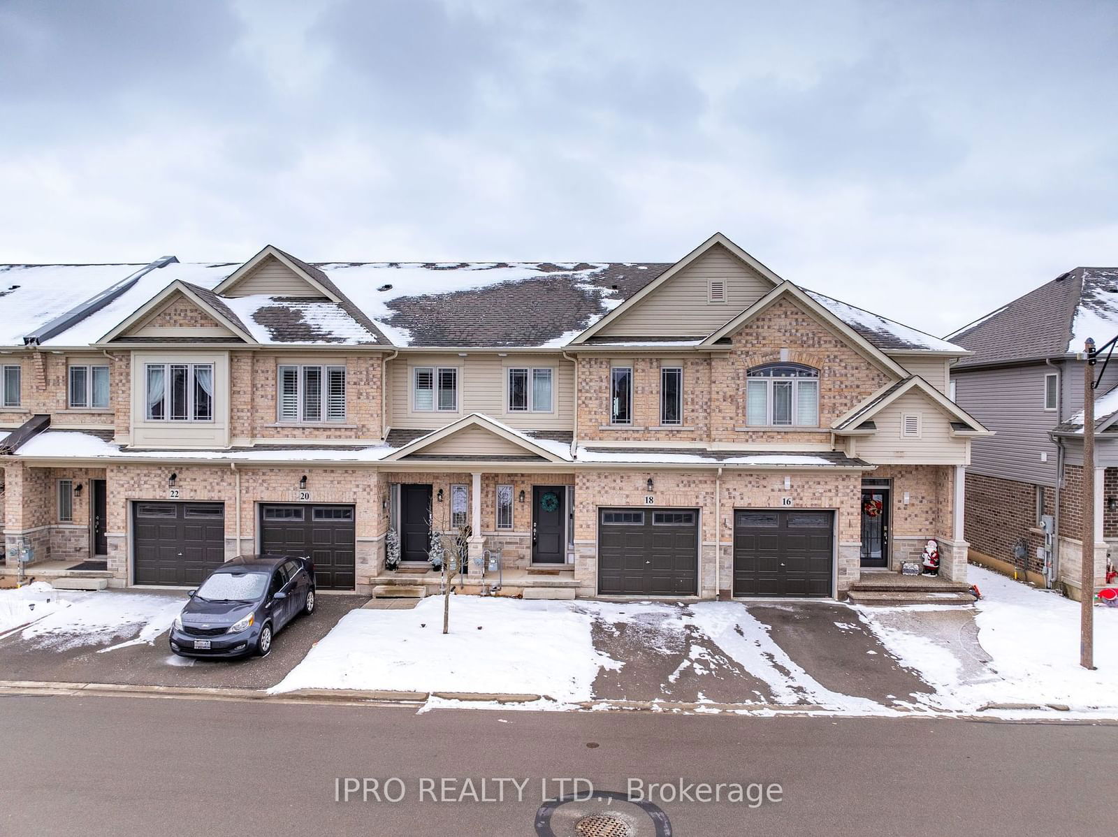 Townhouse for sale at 18 Serenity Lane, Hamilton, Stoney Creek Mountain, L0R 1P0 - MLS: X11927942