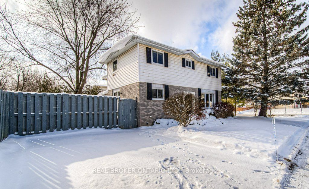 Detached House sold at 123 Northlake Drive, Waterloo, N2V 1H4 - MLS: X11928073