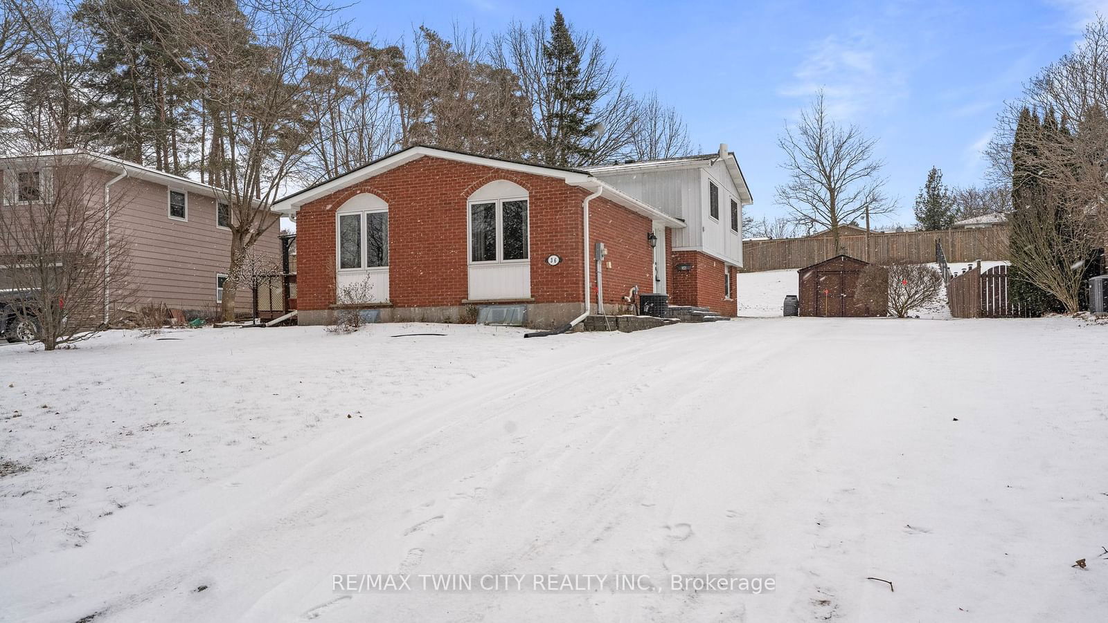 Detached House for sale at 36 Thorncliffe Road, Norfolk, Simcoe, N3Y 4V7 - MLS: X11928291