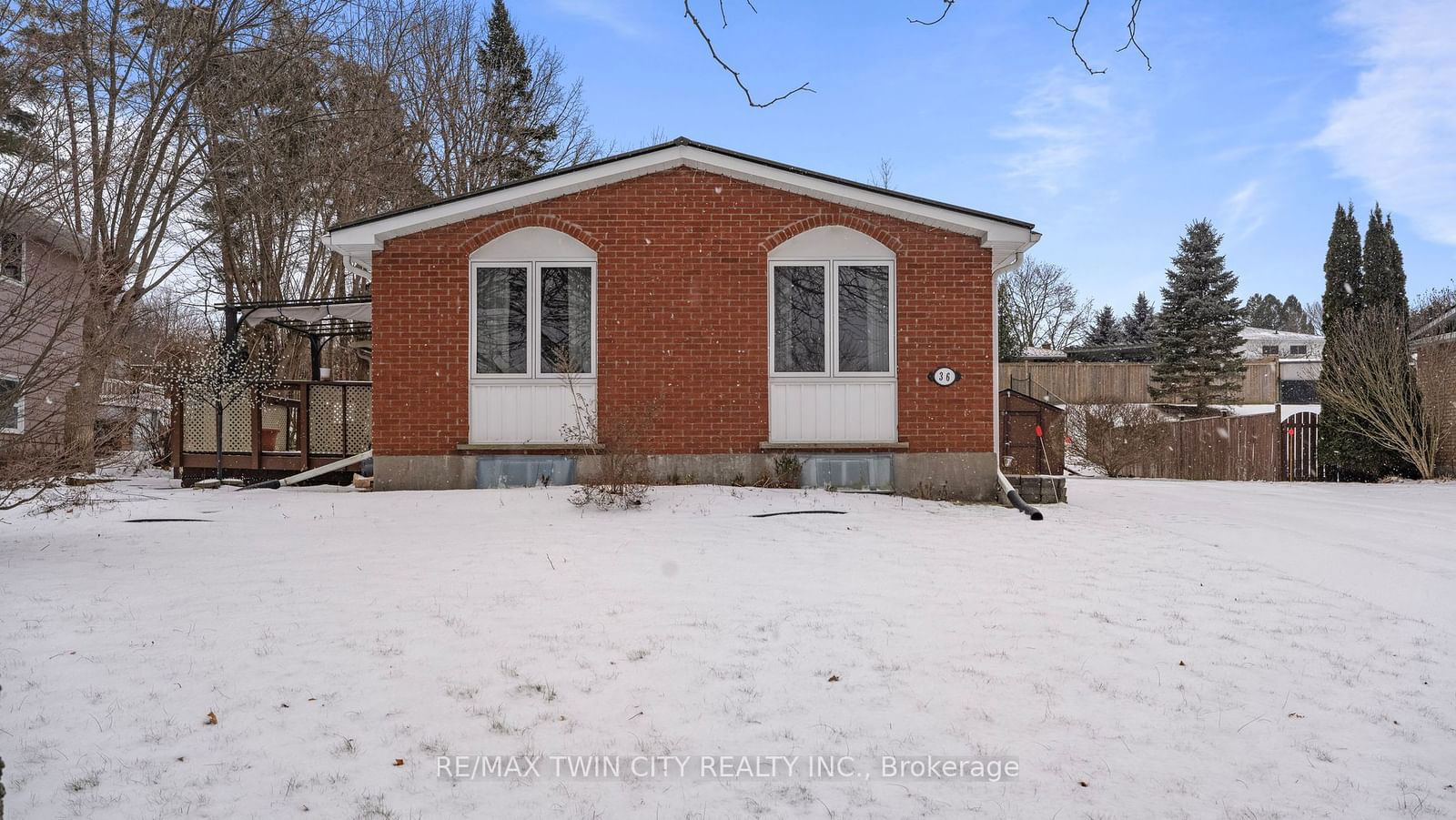 Detached House for sale at 36 Thorncliffe Road, Norfolk, Simcoe, N3Y 4V7 - MLS: X11928291