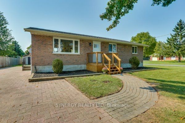 Detached House for sale at 32 Clark Street, Strathroy-Caradoc, Melbourne, N0L 1T0 - MLS: X11928353