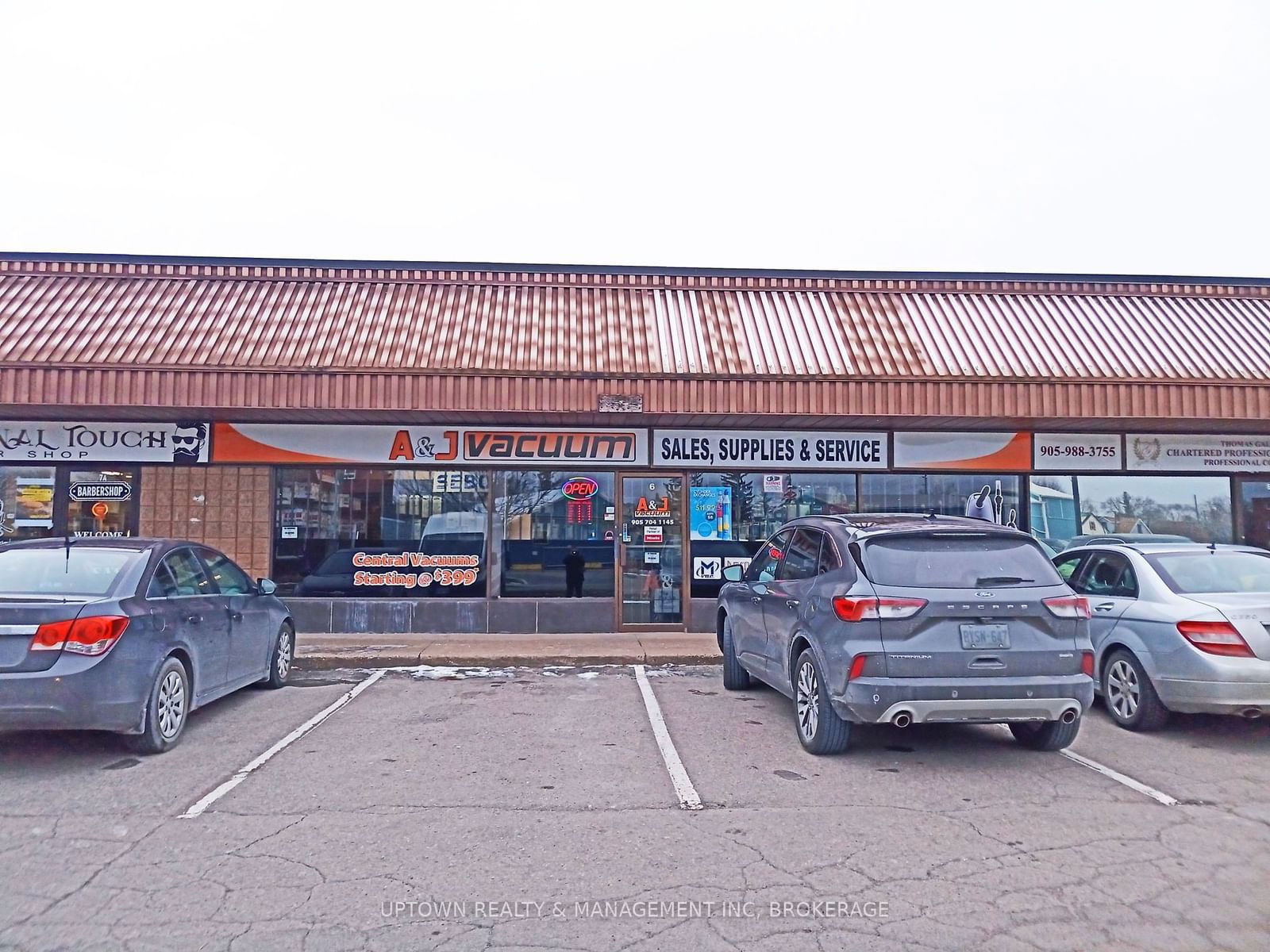 Commercial/Retail for lease at 6-300 Welland Avenue, St. Catharines, 450 - E. Chester, L2R 7L9 - MLS: X11928386