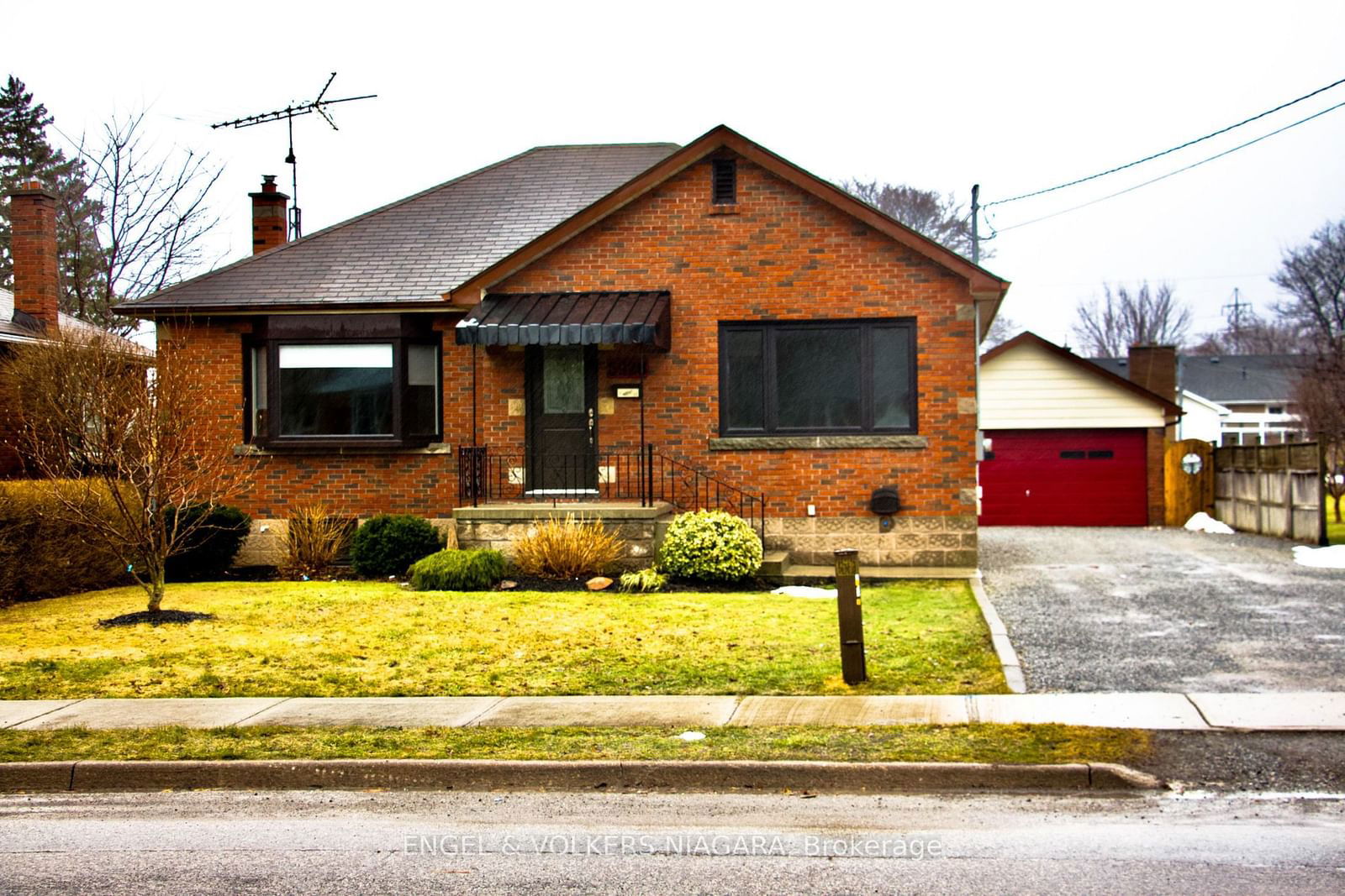 Detached House leased at 5928 Atlas Street, Niagara Falls, 205 - Church's Lane, L2J 1S8 - MLS: X11928494