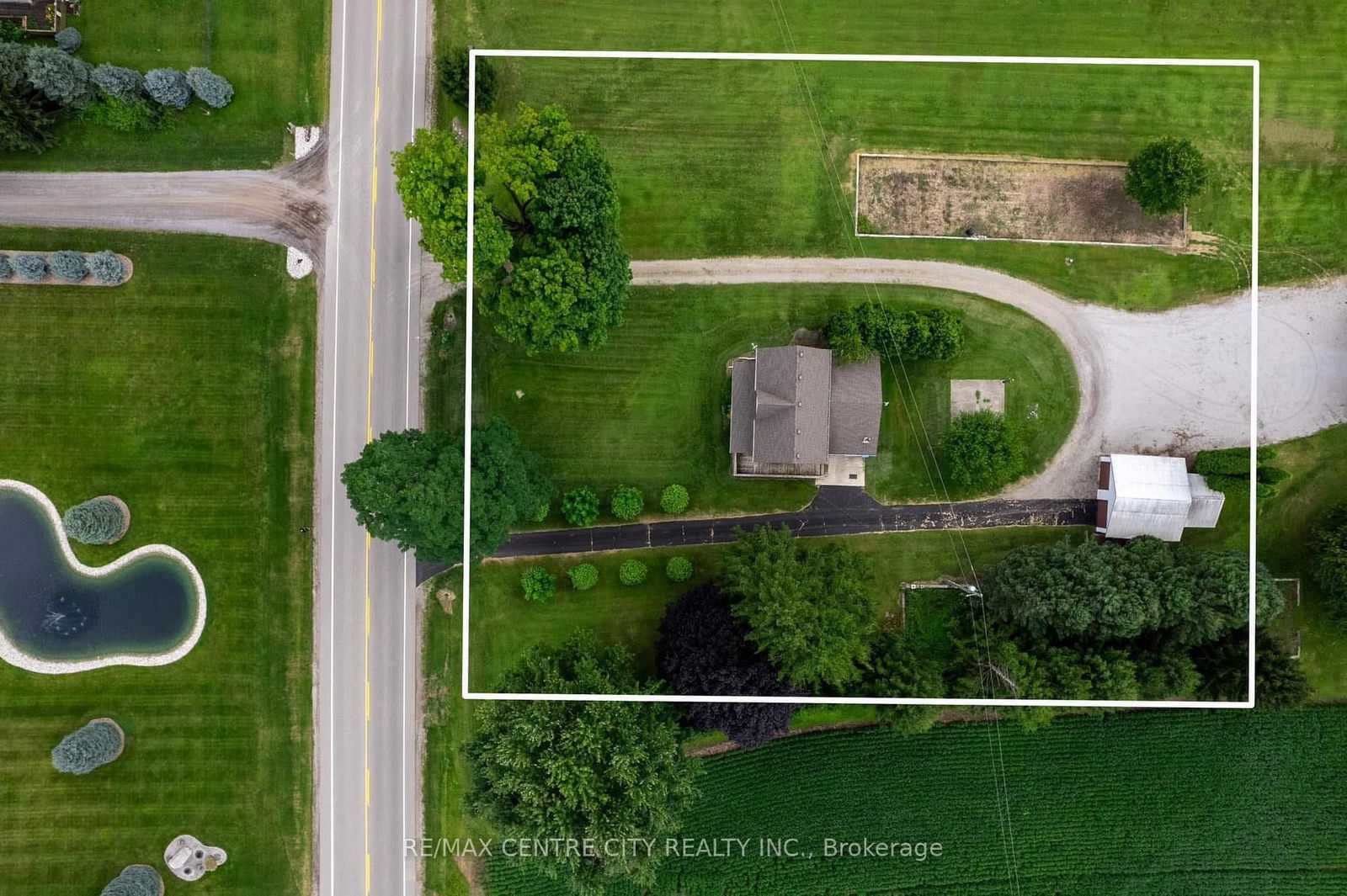Detached House sold at 6924 Calvert Drive, Strathroy-Caradoc, Rural Strathroy Caradoc, N7G 3H5 - MLS: X11928552