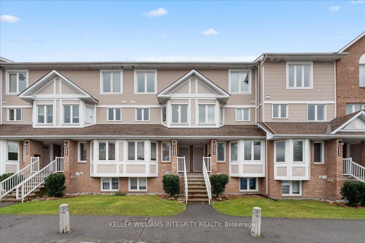 Condo sold at 6060 RED WILLOW Drive, Ottawa, Chapel Hill, K1C 7J5 - MLS: X11928566