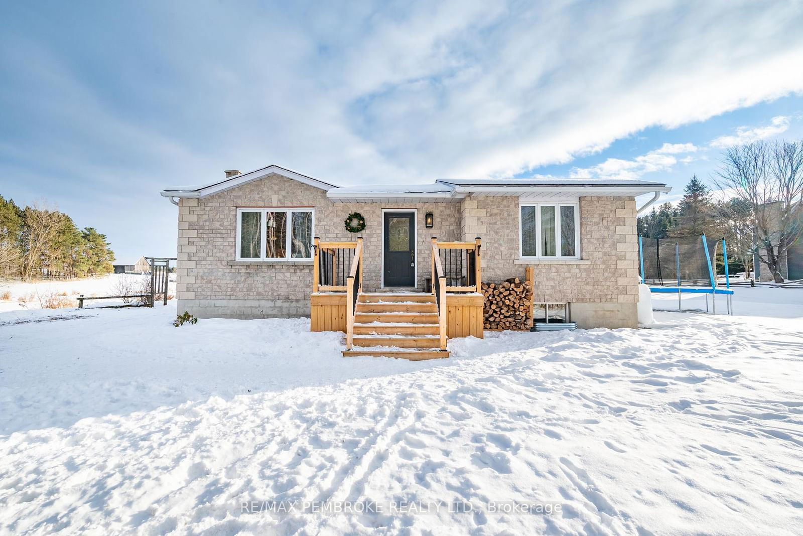 Building at 1683 Forest Lea Road, Laurentian Valley, 531 - Laurentian Valley