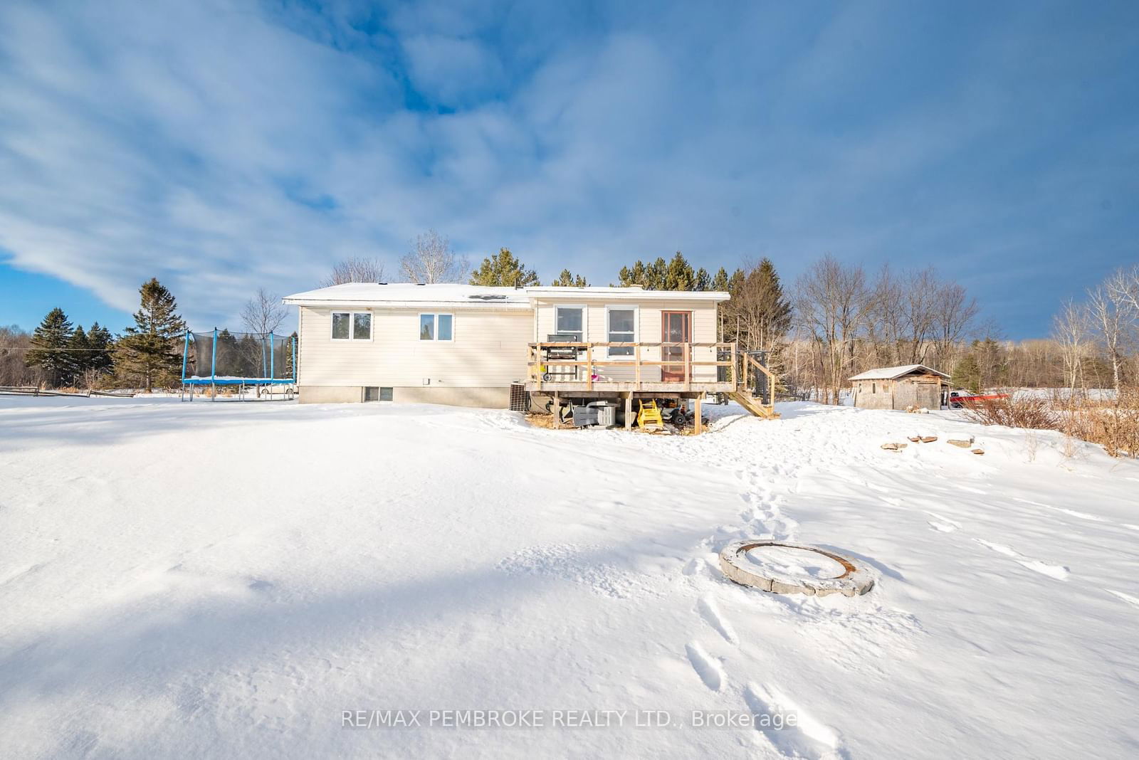 Detached House for sale at 1683 Forest Lea Road, Laurentian Valley, 531 - Laurentian Valley, K8A 6W6 - MLS: X11928609