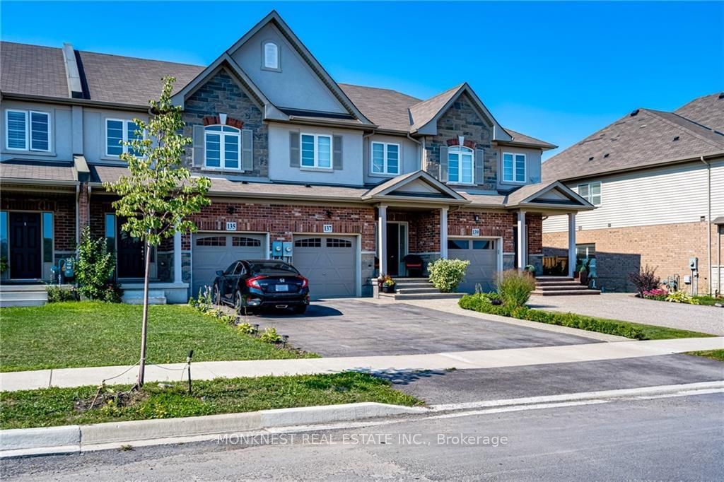 Townhouse for lease at 137 Lormont Boulevard, Hamilton, Stoney Creek, L8J 0K2 - MLS: X11928658