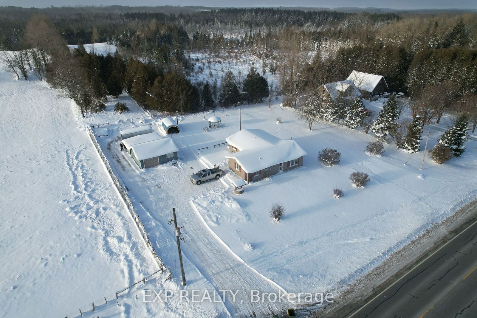 Detached House sold at 774074 HIGHWAY 10, Grey Highlands, Rural Grey Highlands, N0C 1E0 - MLS: X11928712