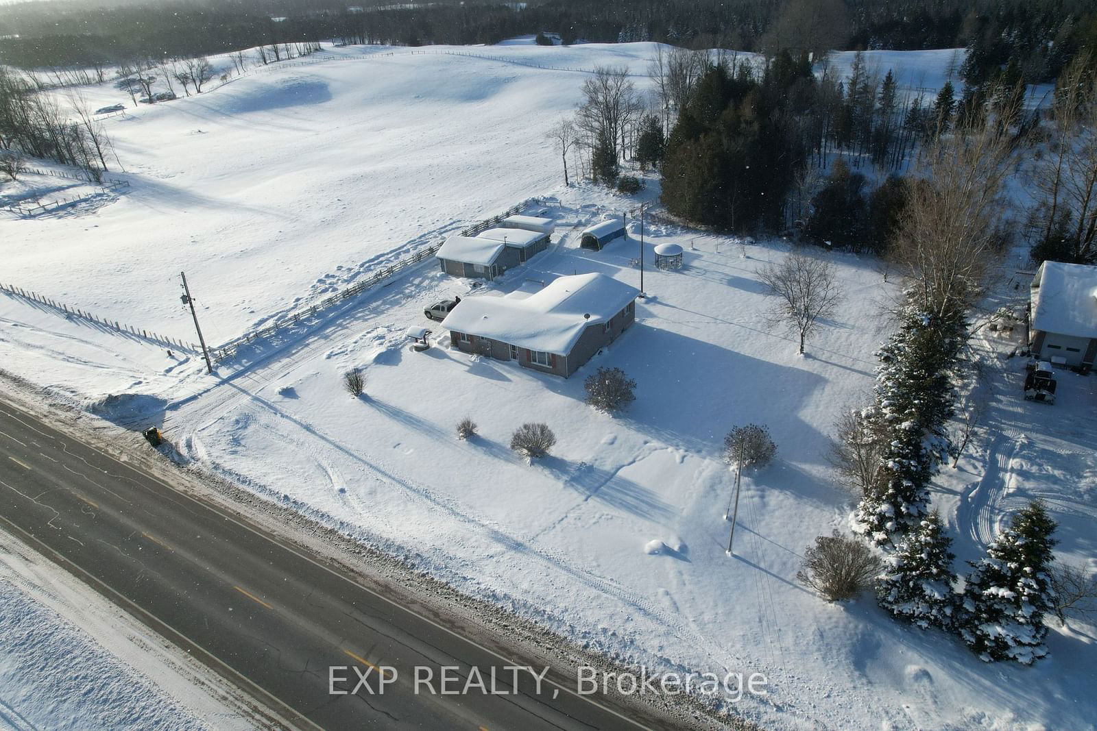 Detached House sold at 774074 HIGHWAY 10, Grey Highlands, Rural Grey Highlands, N0C 1E0 - MLS: X11928712