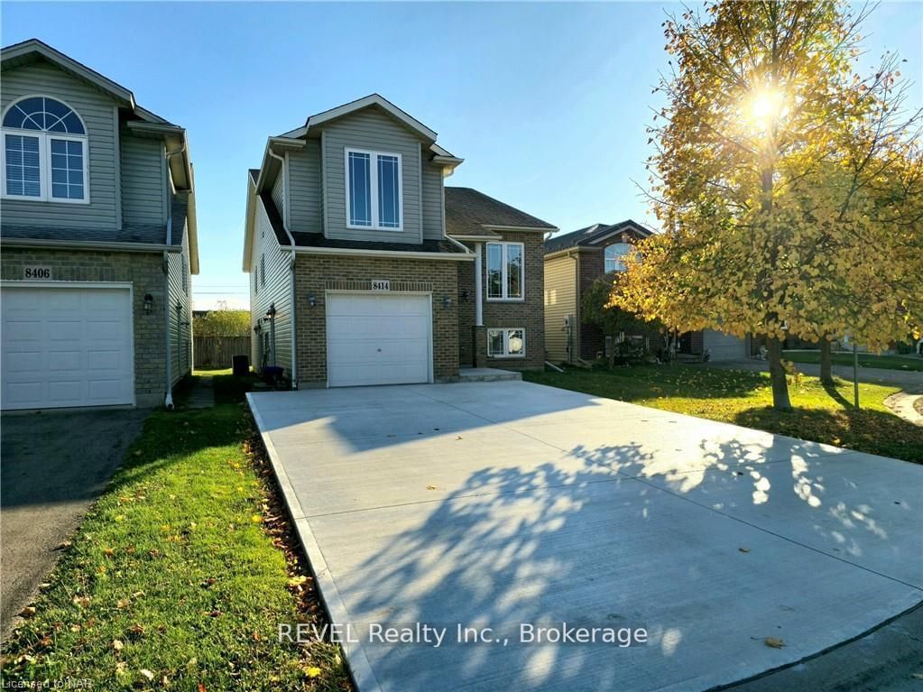 Detached House for sale at 8414 Atack Court, Niagara Falls, 213 - Ascot, L2H 3N4 - MLS: X11928744