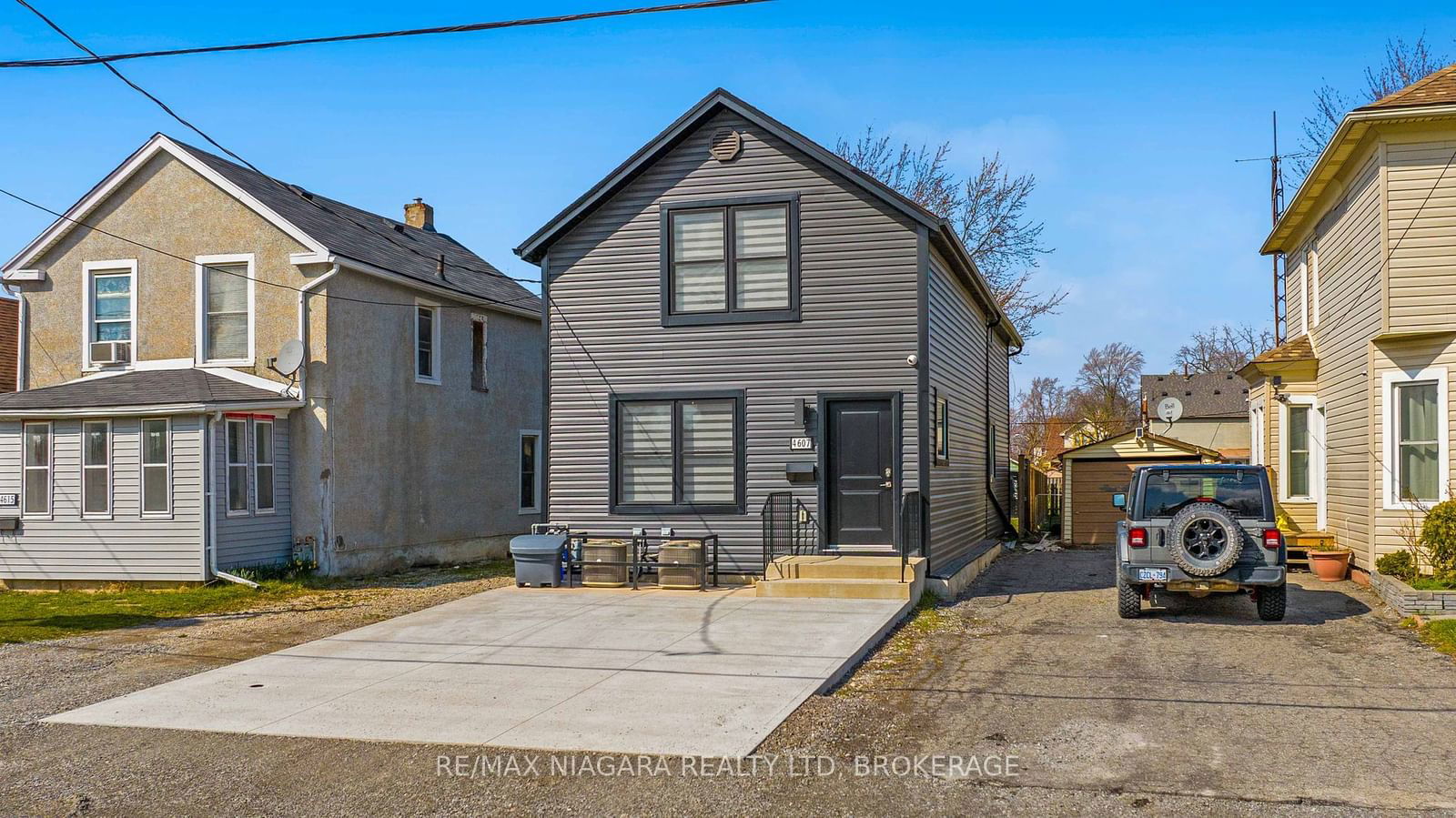 Semi-Detached House sold at 4607 Armoury Street, Niagara Falls, 210 - Downtown, L2E 1S5 - MLS: X11929061