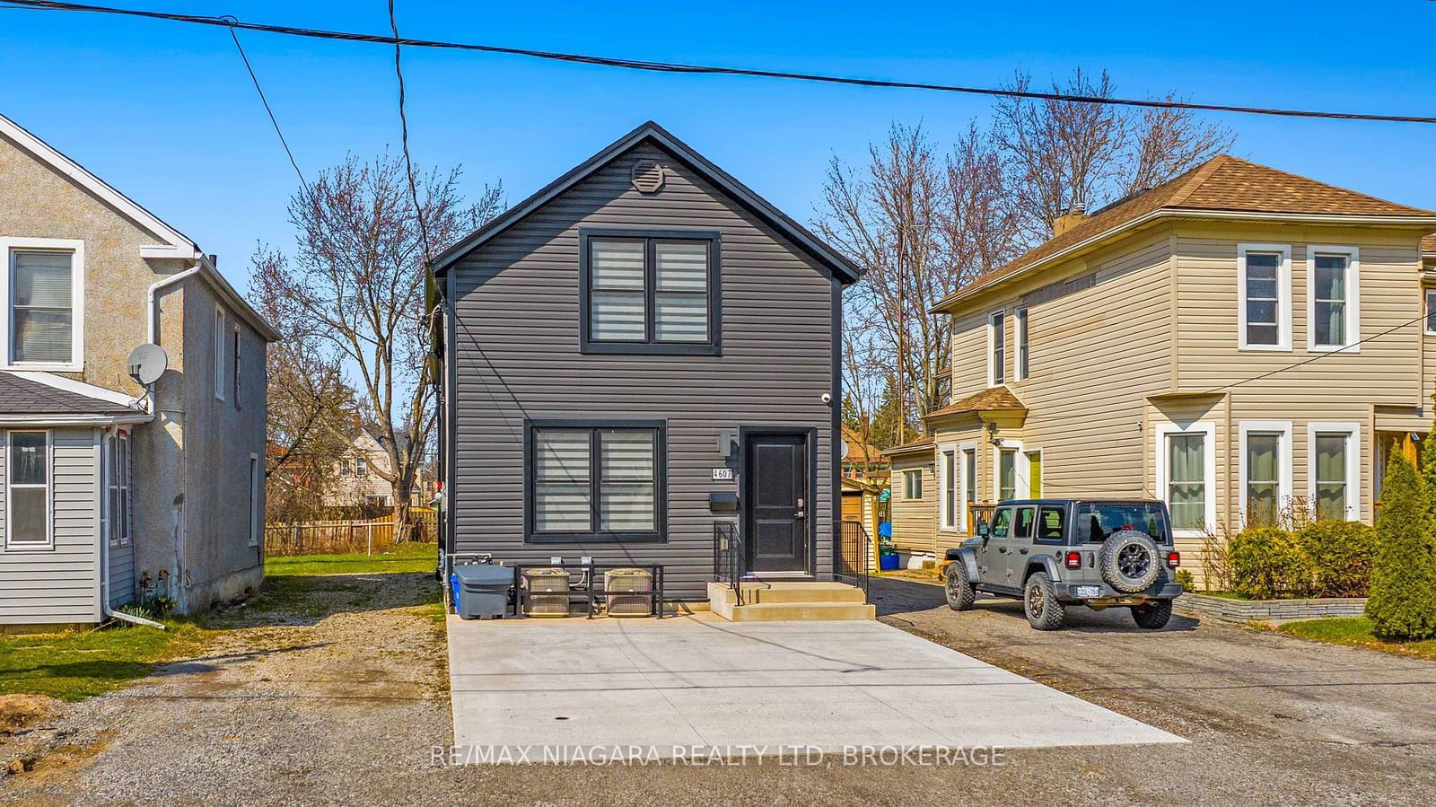 Semi-Detached House sold at 4607 Armoury Street, Niagara Falls, 210 - Downtown, L2E 1S5 - MLS: X11929061