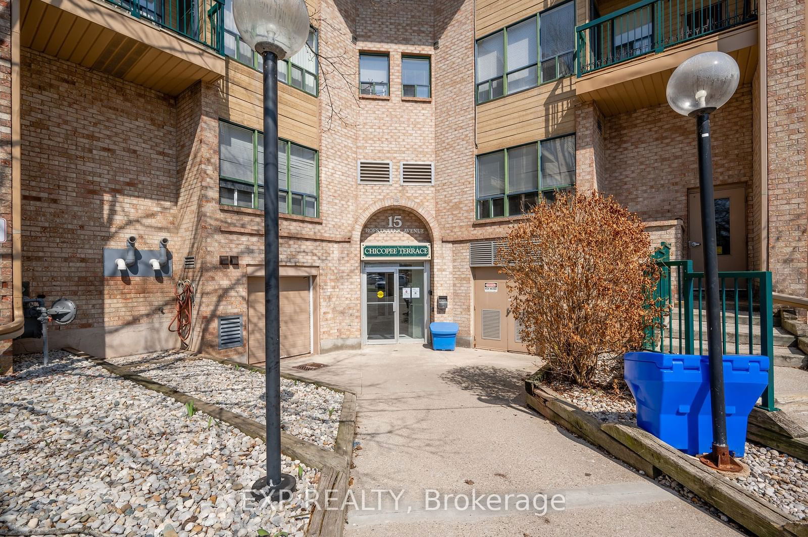 Condo for sale at 404-15 Hofstetter Avenue, Kitchener, N2A 3Z7 - MLS: X11929306