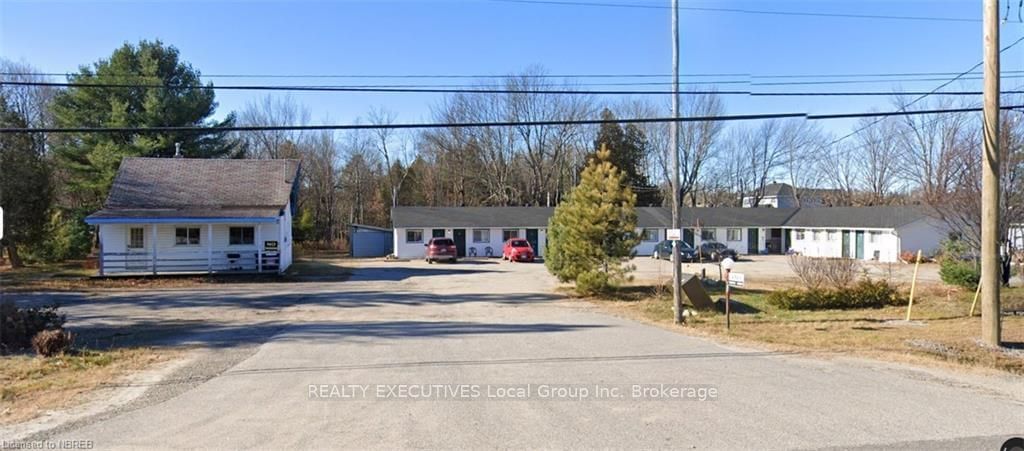 Building at 4319 Highway 11, North Bay, College Heights