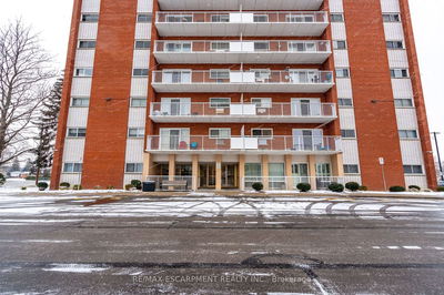 Unit 304 — 10 WOODMAN Dr, Hamilton - Greenford image-0-2