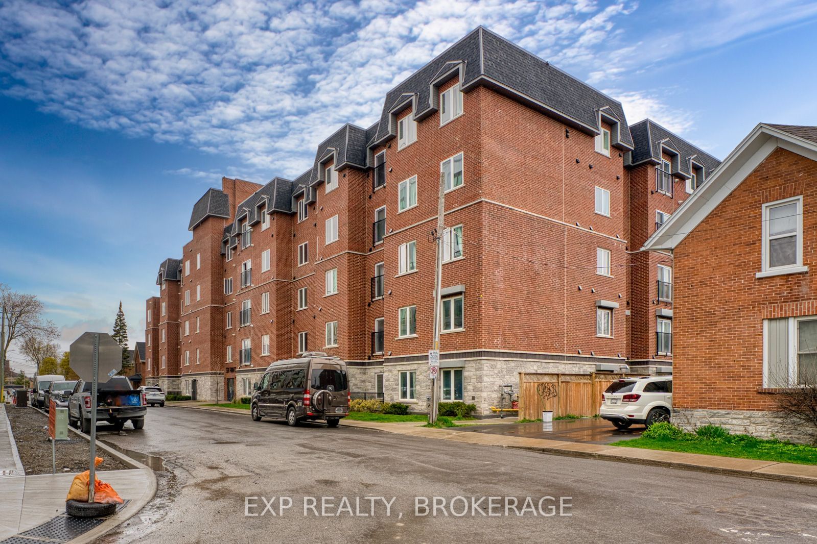 Condo for sale at 405-501 FRONTENAC Street, Kingston, East of Sir John A. Blvd, K7K 4L9 - MLS: X11929936