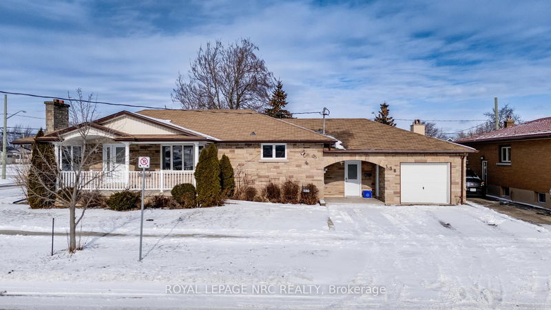 home for lease on UPPER-138 Catherine Street