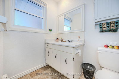 Unit 2 — 3314 MENNO St, Lincoln -  image-0-4