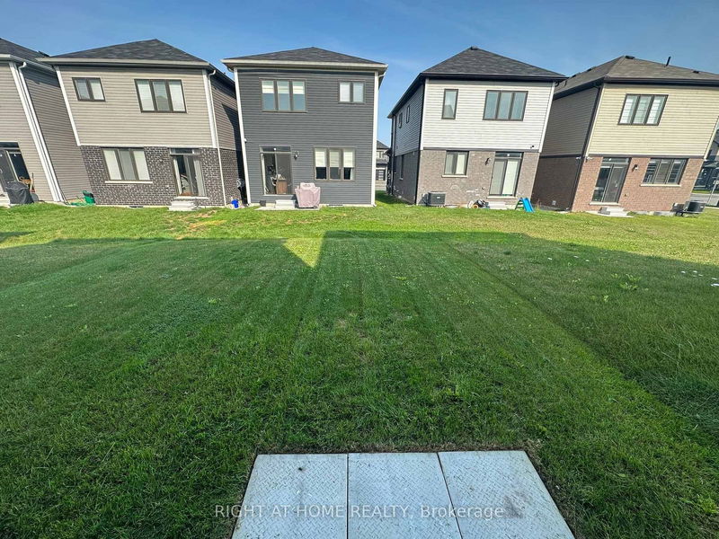 4 Amos Ave, Brantford -  image-0-0