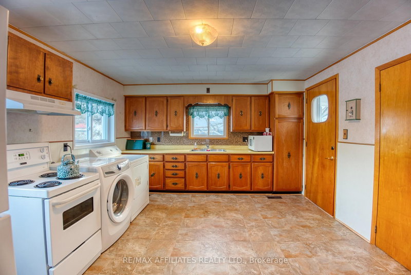 4 BEDFORD St E, Westport, K0G 1X0 | Image 3