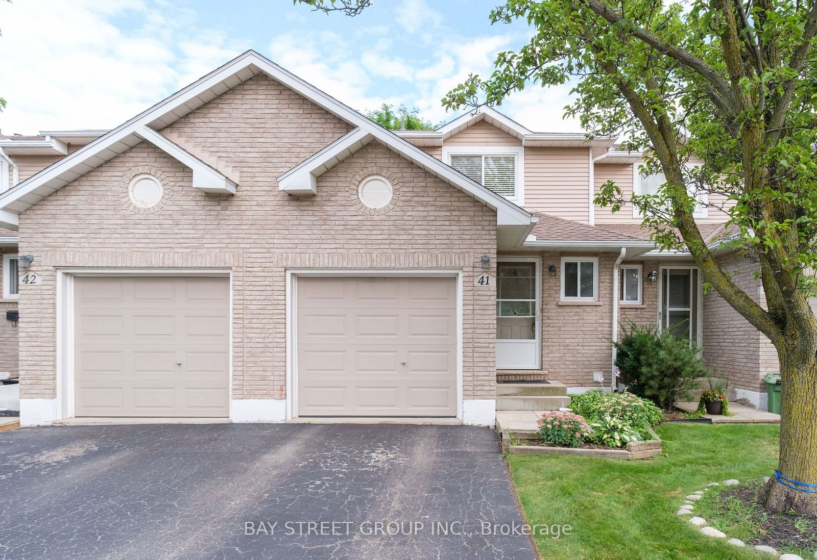 Townhouse for sale at 41-610 Barton Street, Hamilton, Stoney Creek, L8E 5V2 - MLS: X11930310