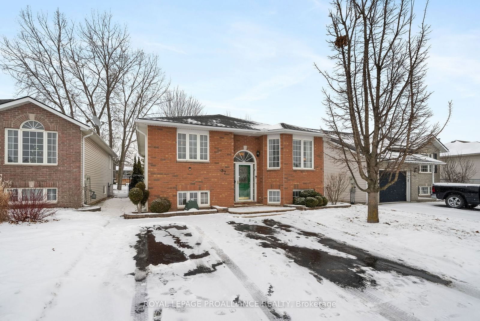 Detached House for sale at 37 Liddle Lane, Belleville, K8N 5Y3 - MLS: X11930319