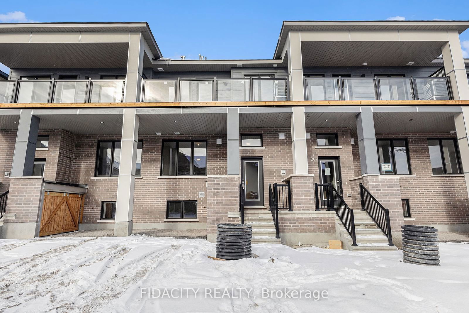 Townhouse leased at 205 Beebalm Crescent, Barrhaven, 7711 - Barrhaven - Half Moon Bay, K2J 7G9 - MLS: X11930500