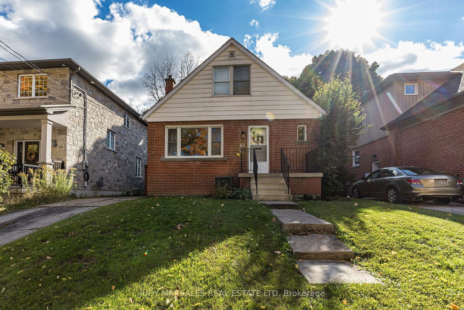 Detached House for sale at 62 Alma Street, Hamilton, Dundas, L9H 2E2 - MLS: X11930577