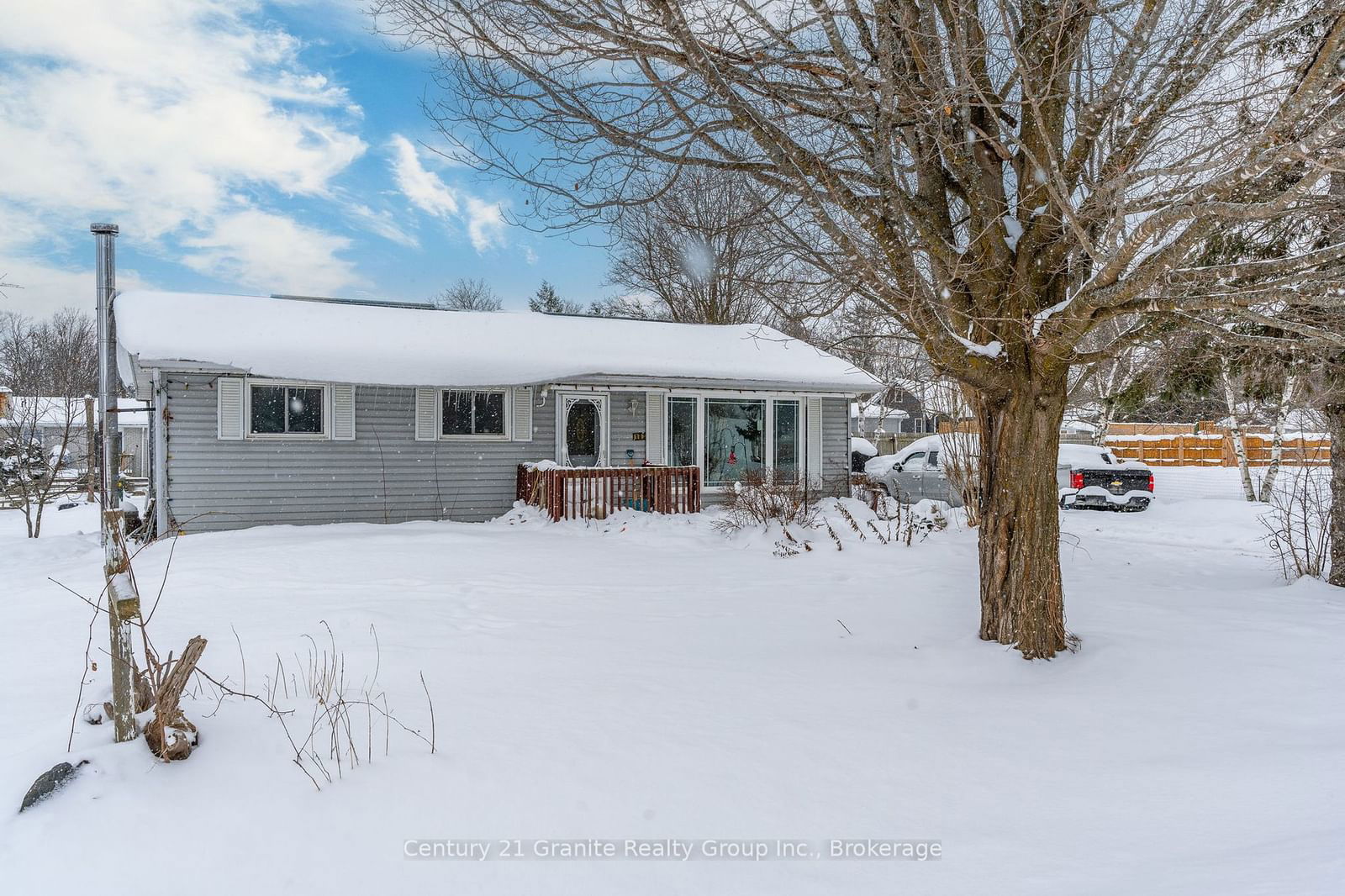 Detached House sold at 103 Argyle Street, Kawartha Lakes, Woodville, K0M 2T0 - MLS: X11931590