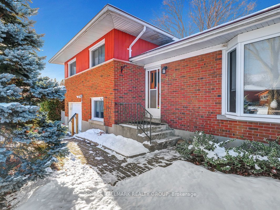 Detached House sold at 2429 Sudbury Avenue, Parkway Park - Queensway Terrace S and Area, 6303 - Queensway Terrace South/Ridgeview, K2C 1L6 - MLS: X11931774