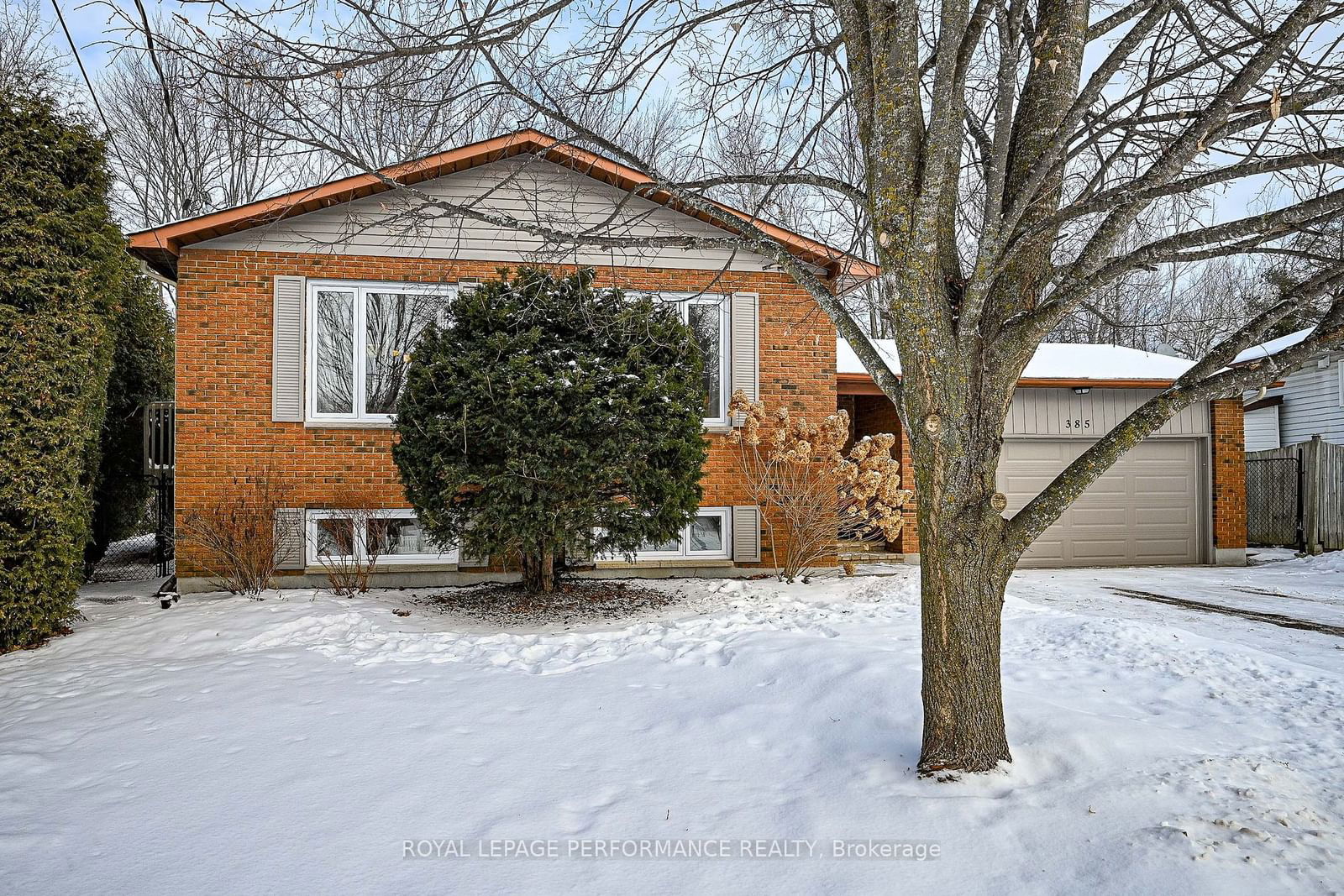 Detached House sold at 385 Maple Street, Russell, 601 - Village of Russell, K4R 1B5 - MLS: X11931919