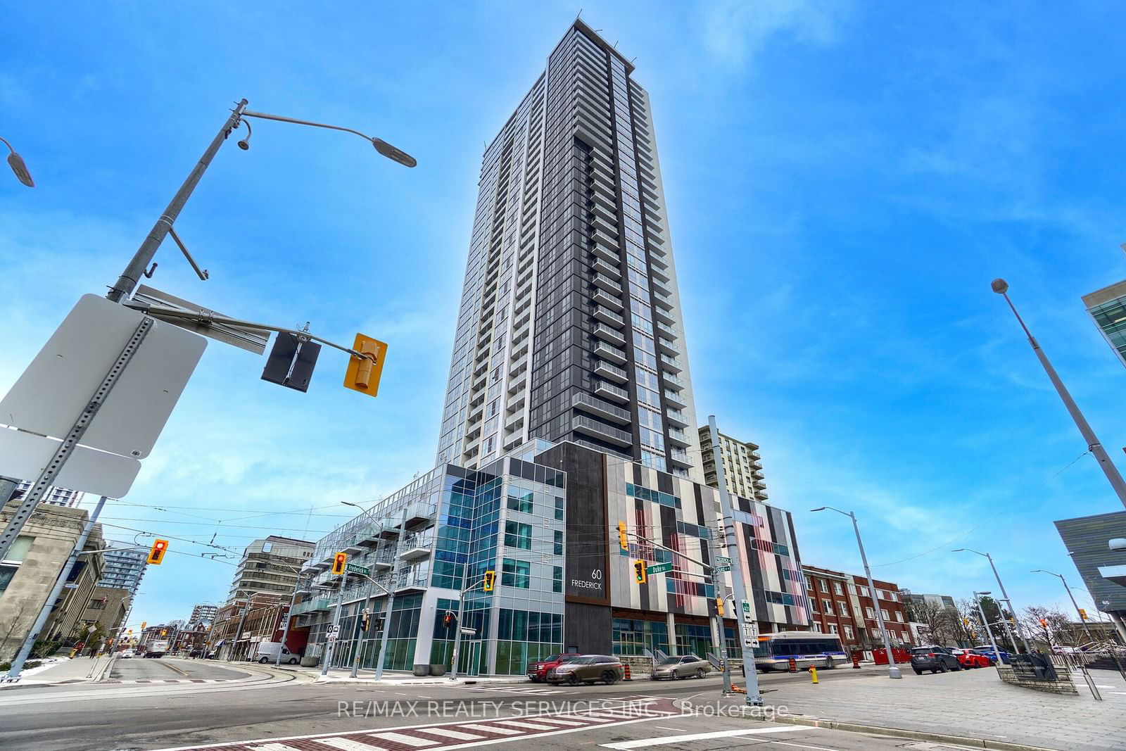 Condo for sale at 307-60 Frederick Street, Kitchener, N2H 0C7 - MLS: X11932018