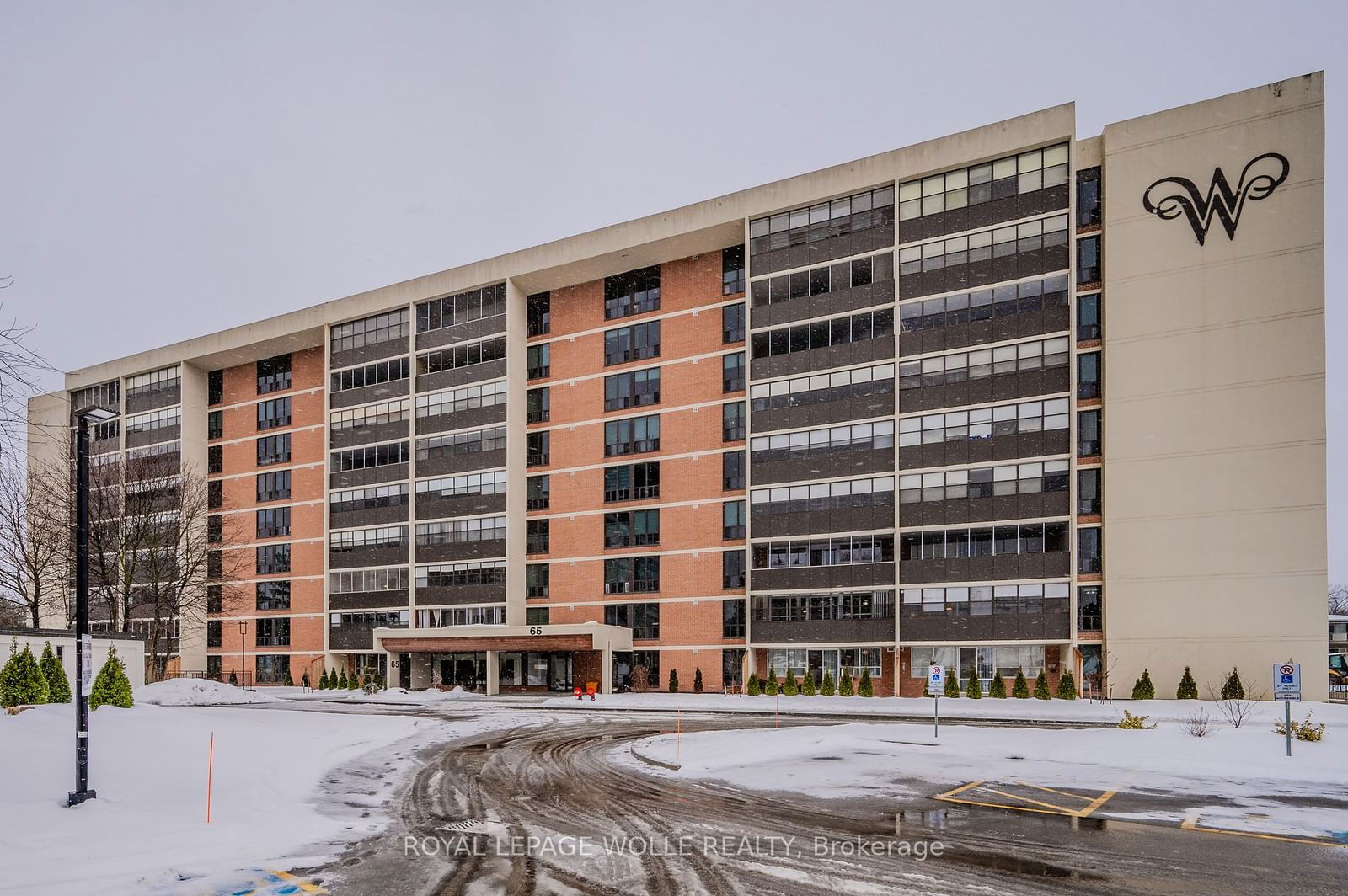 Condo for sale at 65 Westmount Road, Waterloo, N2L 5G6 - MLS: X11932129