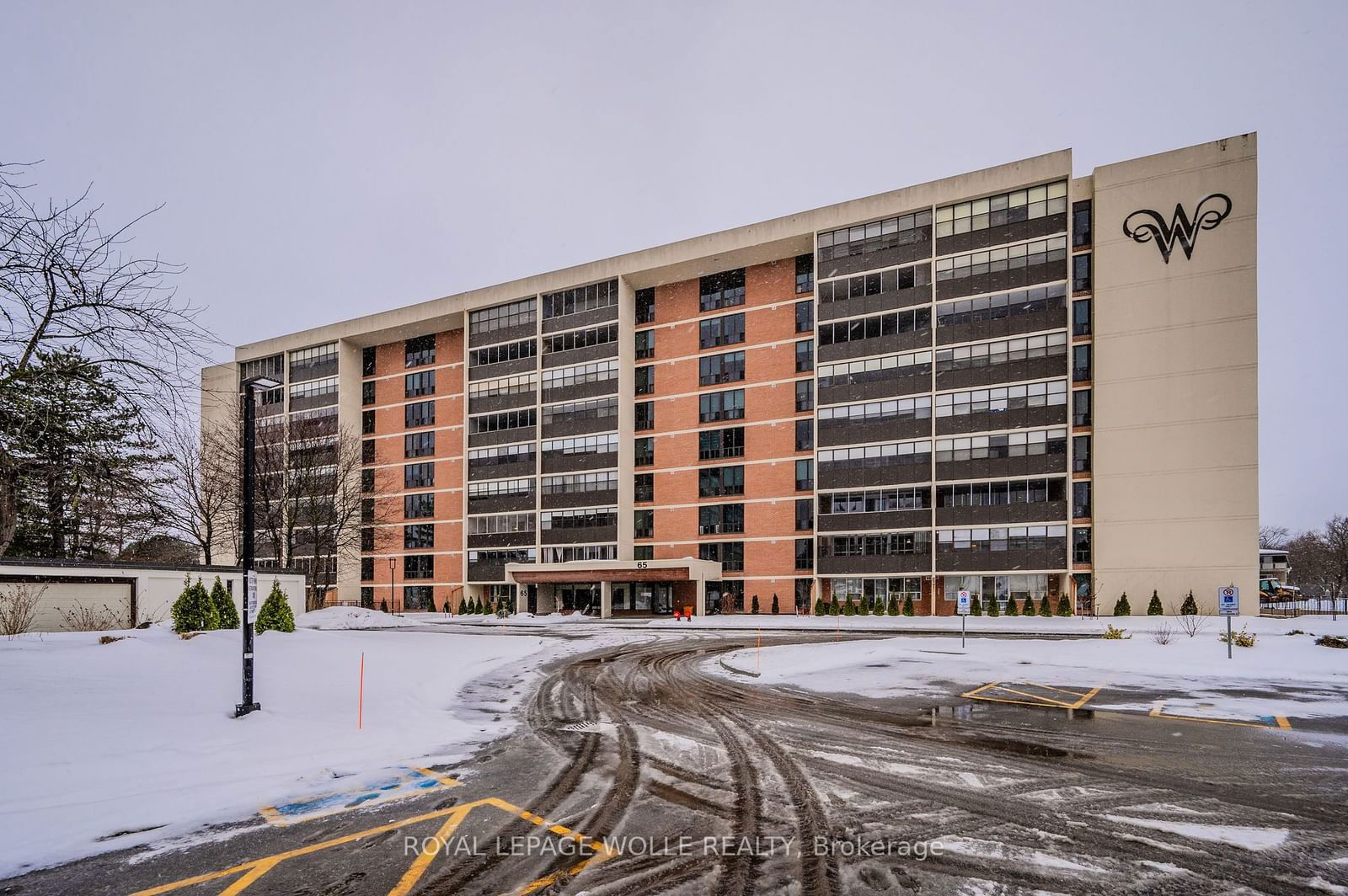 Condo for sale at 65 Westmount Road, Waterloo, N2L 5G6 - MLS: X11932129