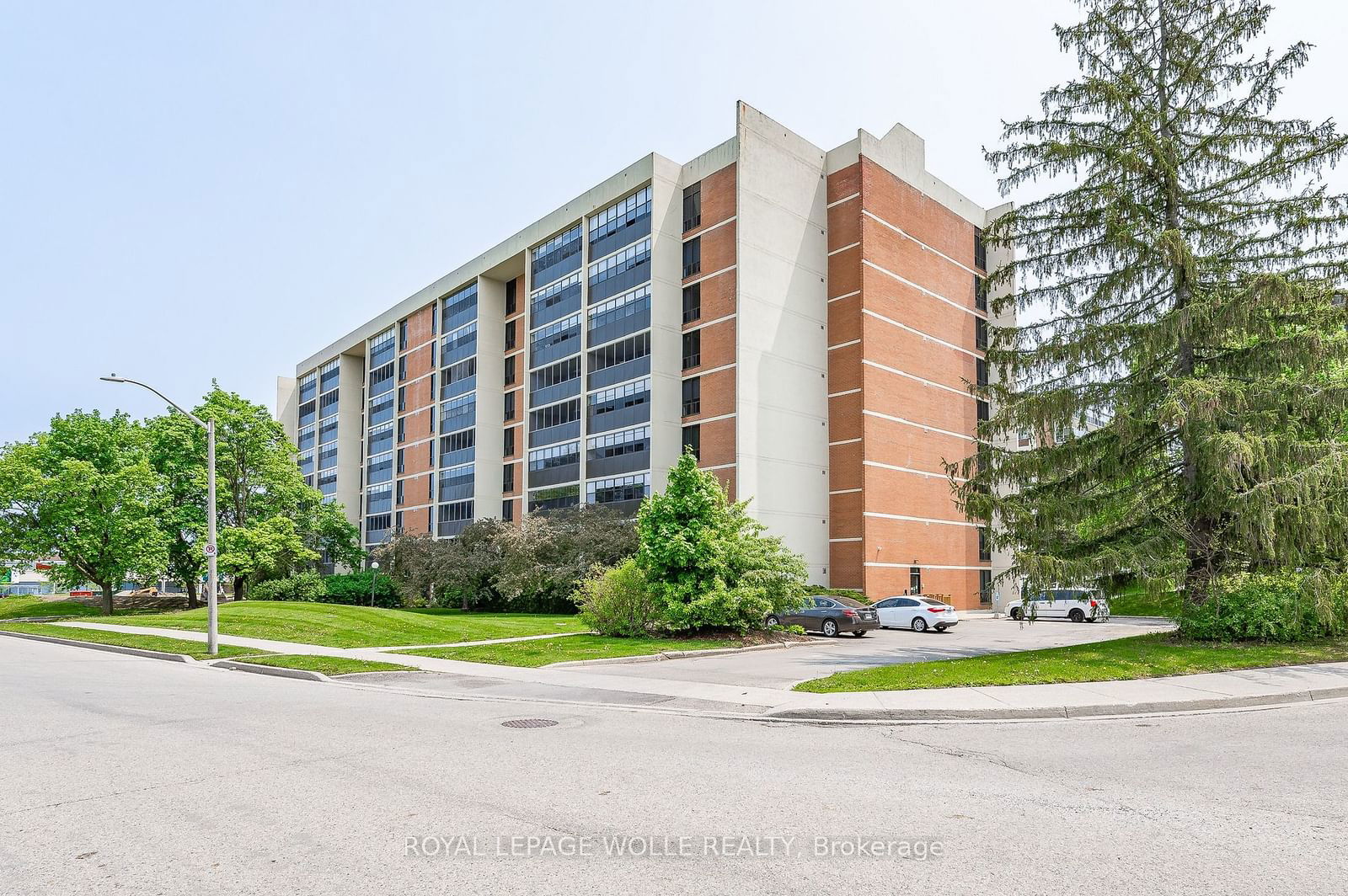 Condo for sale at 65 Westmount Road, Waterloo, N2L 5G6 - MLS: X11932129