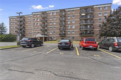 Unit 412 — 745 Davis Dr, Kingston - East Gardiners Rd image-0-4