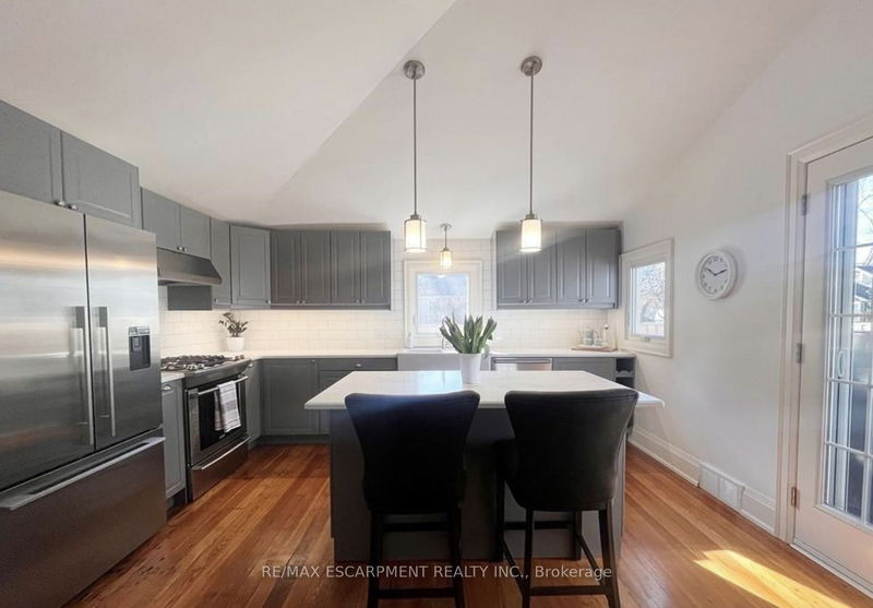 home for lease on MAIN-32 Rodman Street