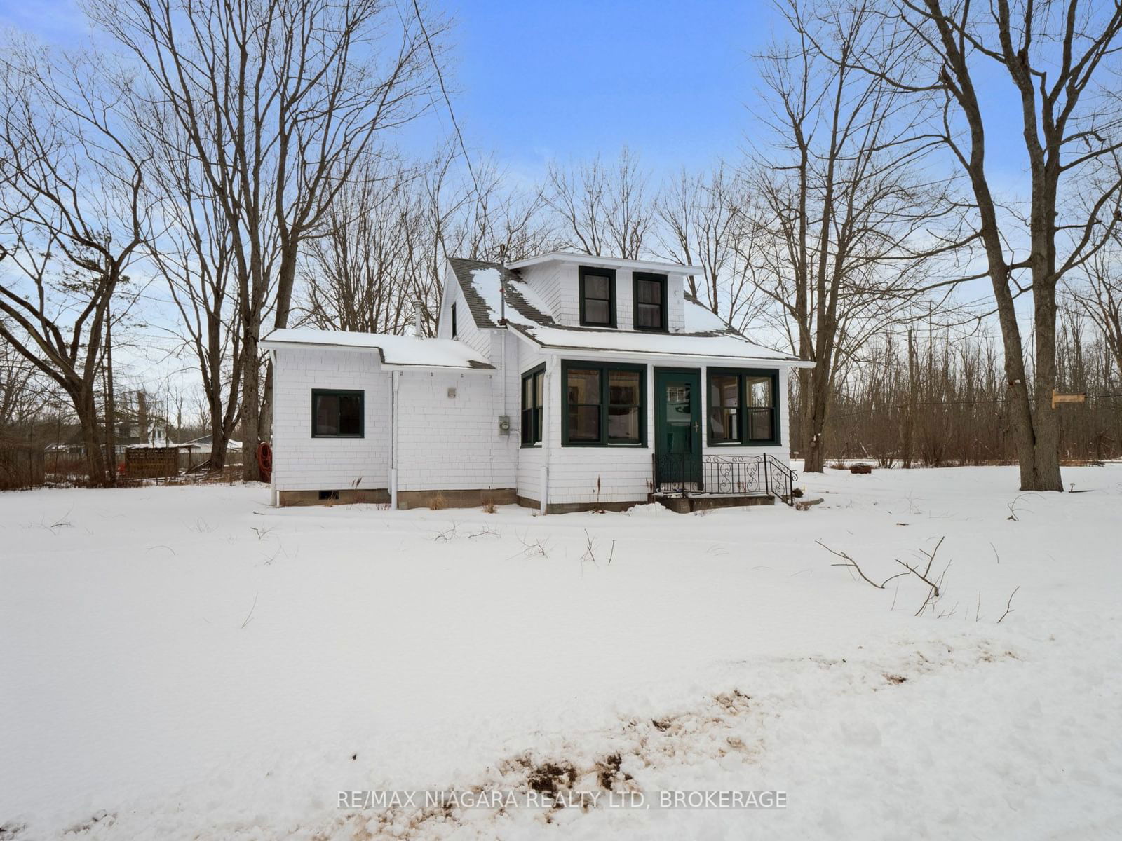 Detached House sold at 487 Point Abino Road, Fort Erie, 337 - Crystal Beach, L0S 1N0 - MLS: X11932351