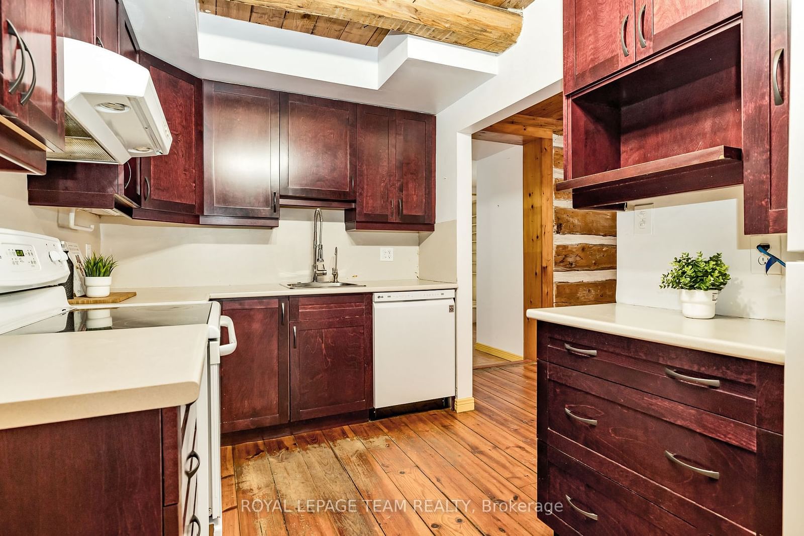 Listing Image 16