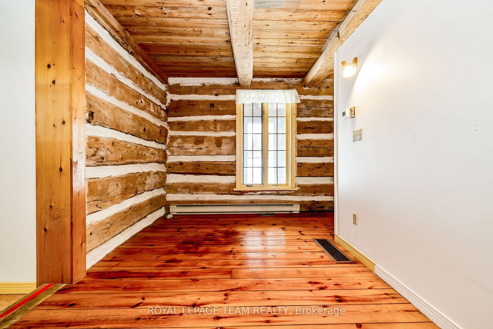 Listing Image 8