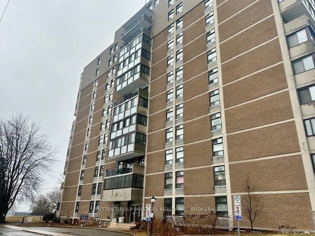 Building at 2 Mowat Avenue, Kingston, Central City West