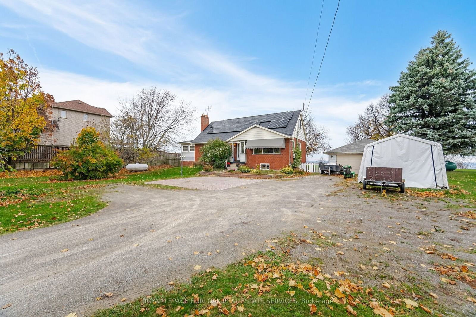 Detached House for sale at 805 Ridge Road, Hamilton, Rural Stoney Creek, L8J 2Y3 - MLS: X11932652