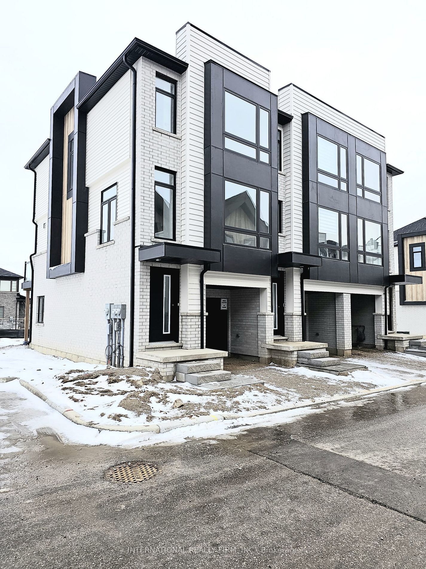 Townhouse for sale at 101-55 Tom Brown Drive, Brant, Paris, N3L 0N5 - MLS: X11932830