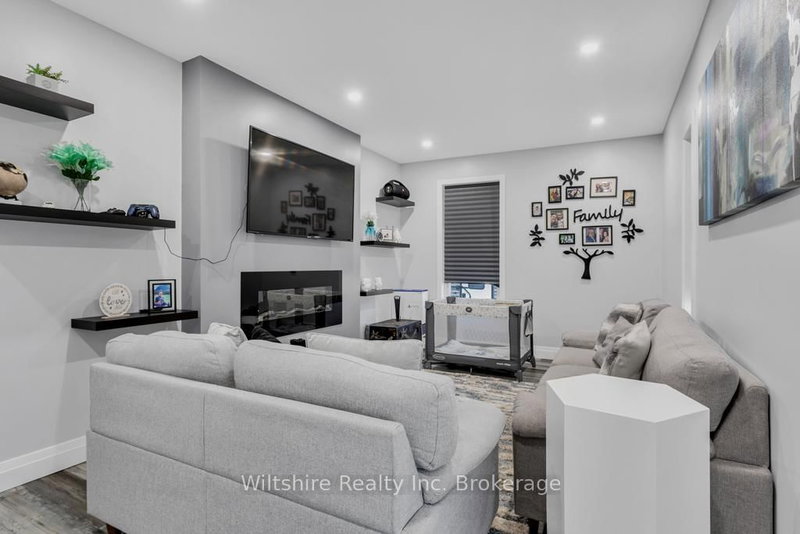3 Mary St E, St. Thomas, N5R 2V7 | Image 2