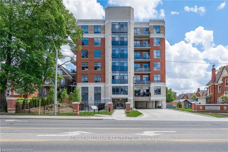 home for lease on 414-399 Queen Street S