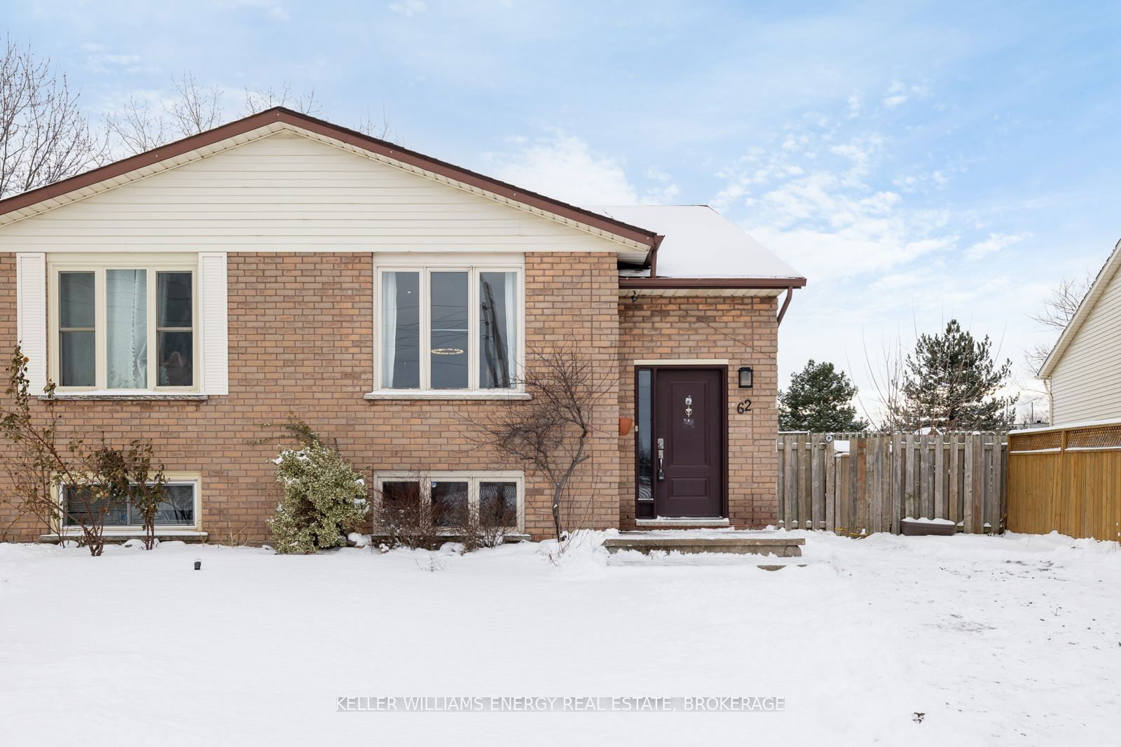 Semi-Detached House for sale at 62 Autumn Place, St. Catharines, L2P 3W8 - MLS: X11933130