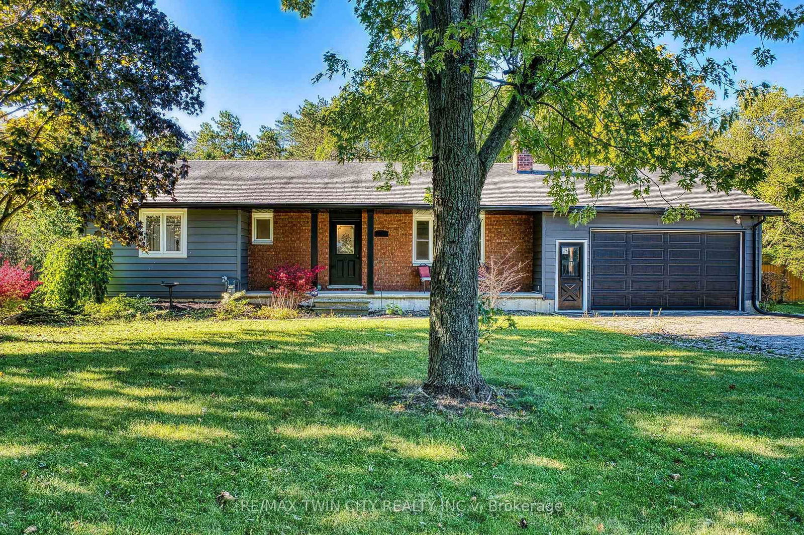 Detached House sold at 10055 Jane Street, Lambton Shores, Grand Bend, N0M 1T0 - MLS: X11933239