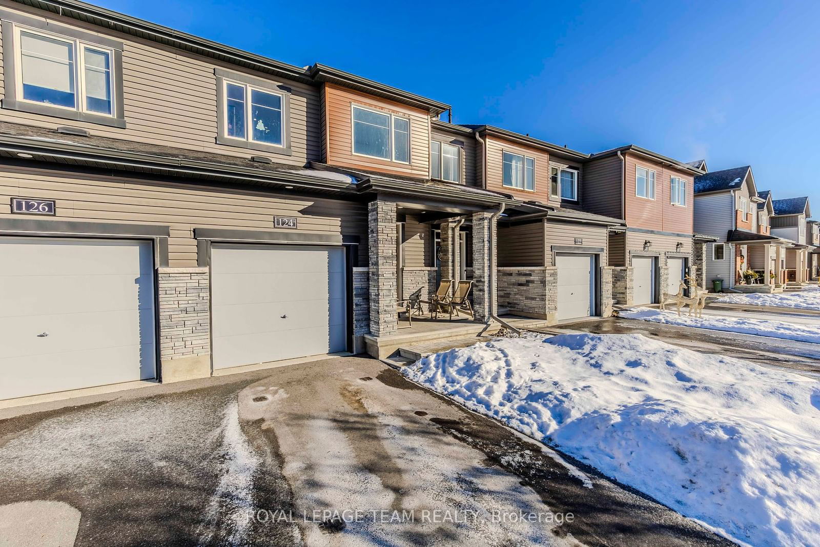 Townhouse for sale at 124 Aquarium Avenue, Orleans - Cumberland and Area, 1117 - Avalon West, K4A 1L3 - MLS: X11933250