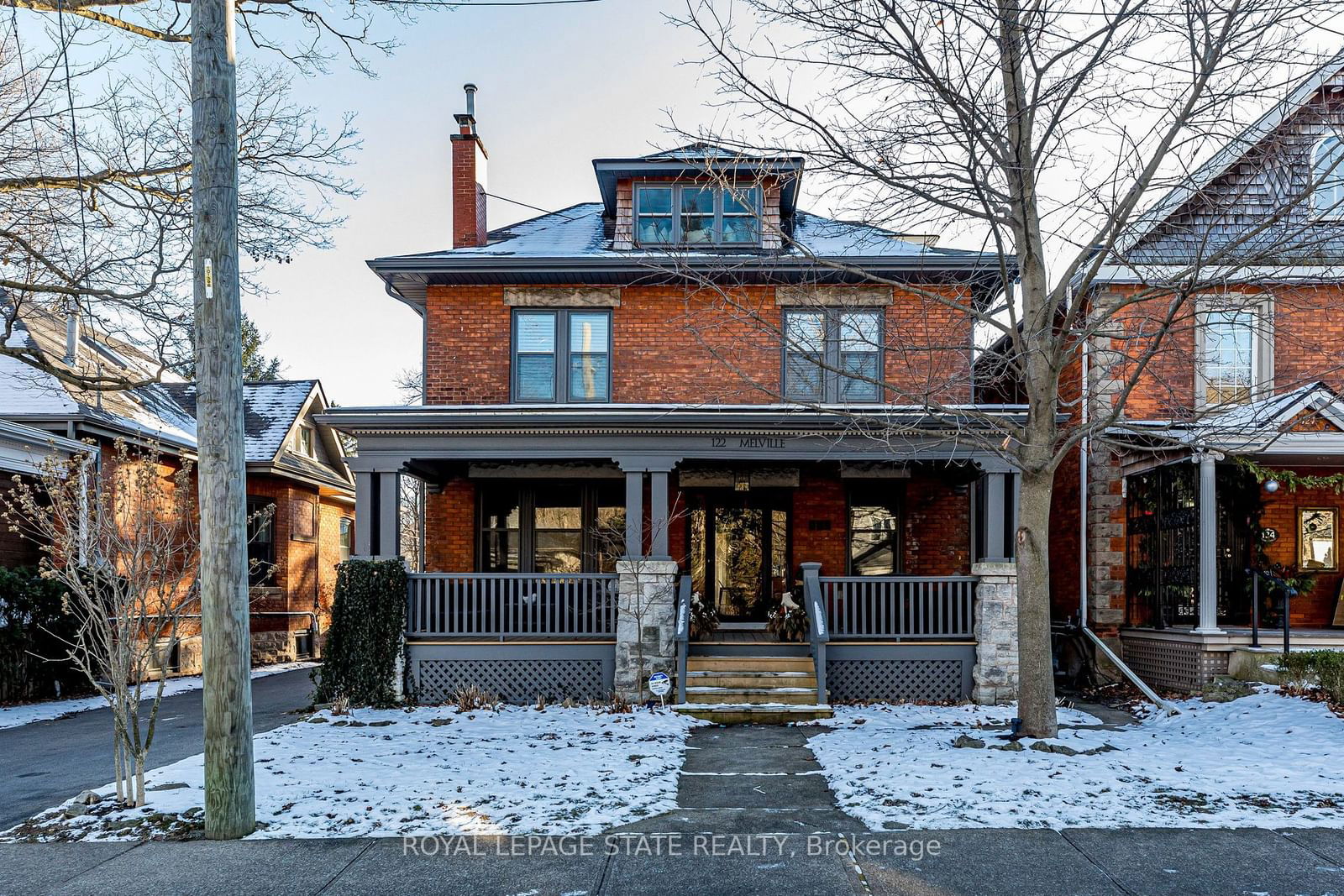 Building at 122 Melville Street, Hamilton, Dundas